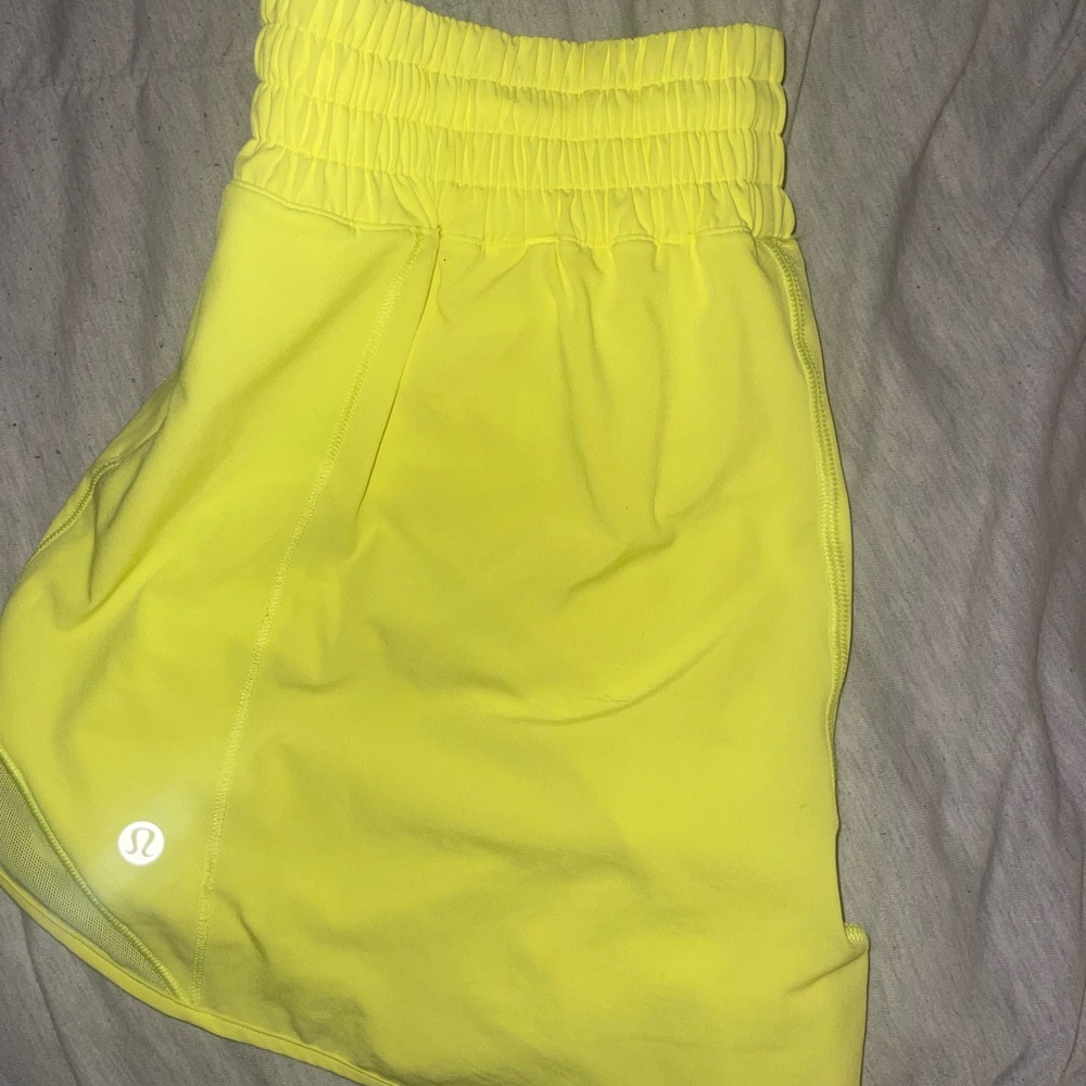 lululemon HR hotty hot 4” shorts